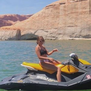 Meet your Posher, Makena